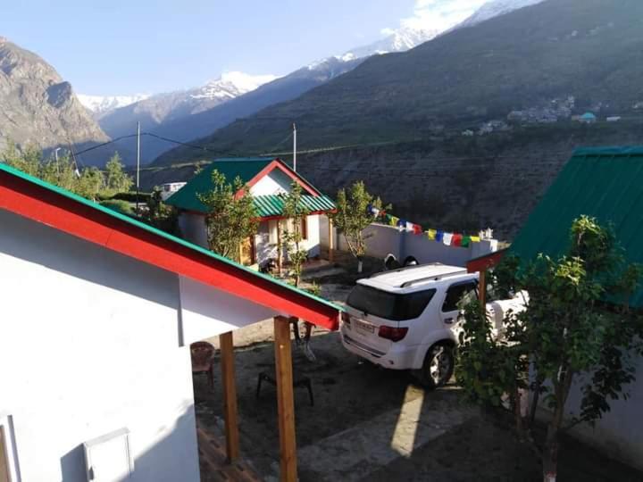 Bed and Breakfast Flying Monk Huts & Restaurant Kyelang Exterior foto