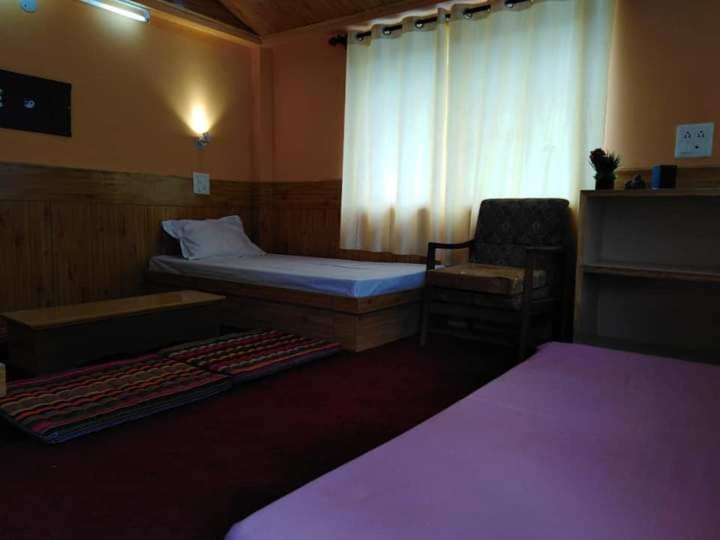 Bed and Breakfast Flying Monk Huts & Restaurant Kyelang Exterior foto